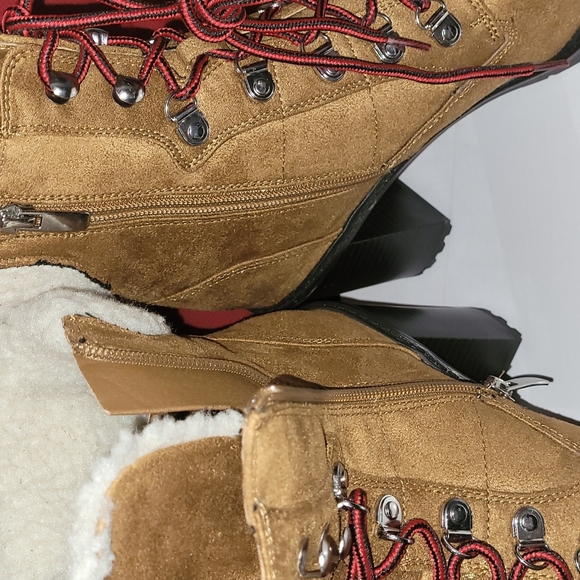 New Nine West PEER2/3.75in.heeled zip side,sherpa lined boots sizes 9 and 10 - Picture 8 of 8